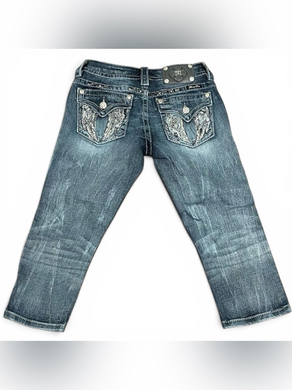 Miss Me Signature Capri Low Waist Jeans Blue Factory Wash and Whiskering Size 26